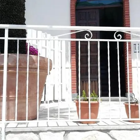 Il Balcone Delle Dee Аджерола